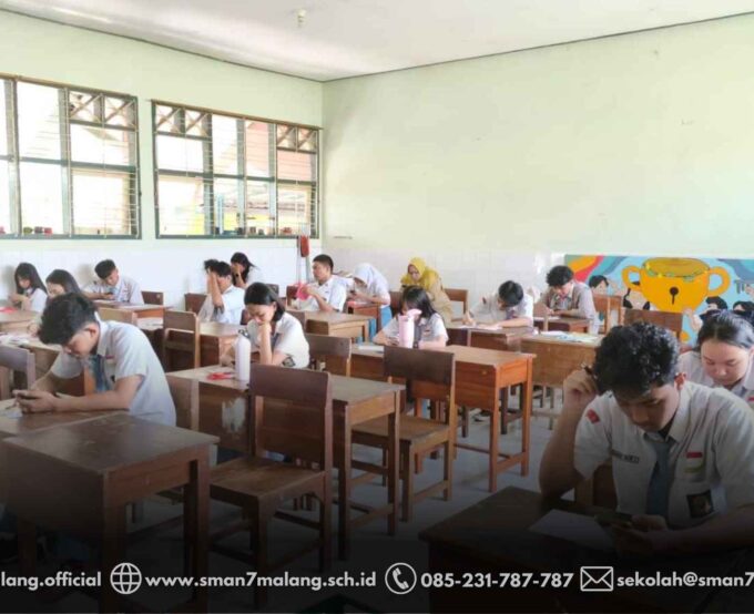 HARI PERTAMA PSAJ SMAN 7 MALANG BERJALAN TERTIB, DIWARNAI PENINJAUAN LANGSUNG DAN PEMBAGIAN MAKAN BERGIZI GRATIS