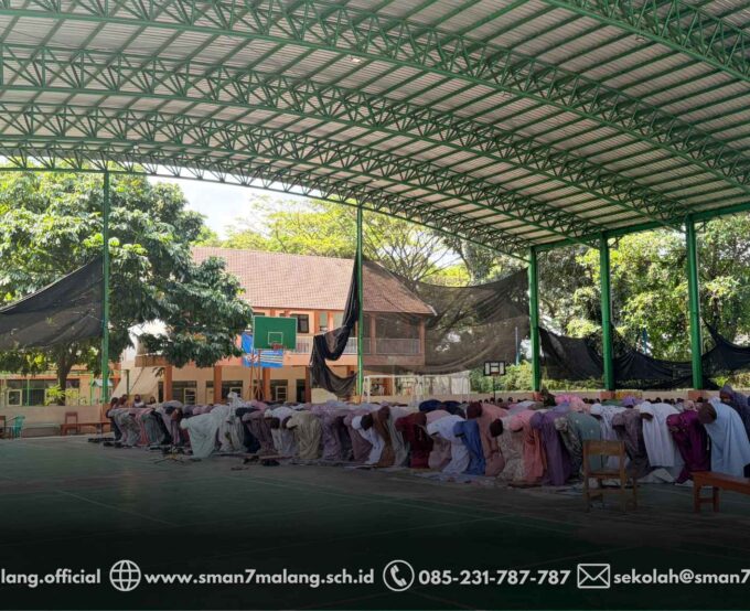 KEGIATAN KEPUTRIAN: IMPLEMENTASI KEPEDULIAN GENDER DI SMAN 7 MALANG